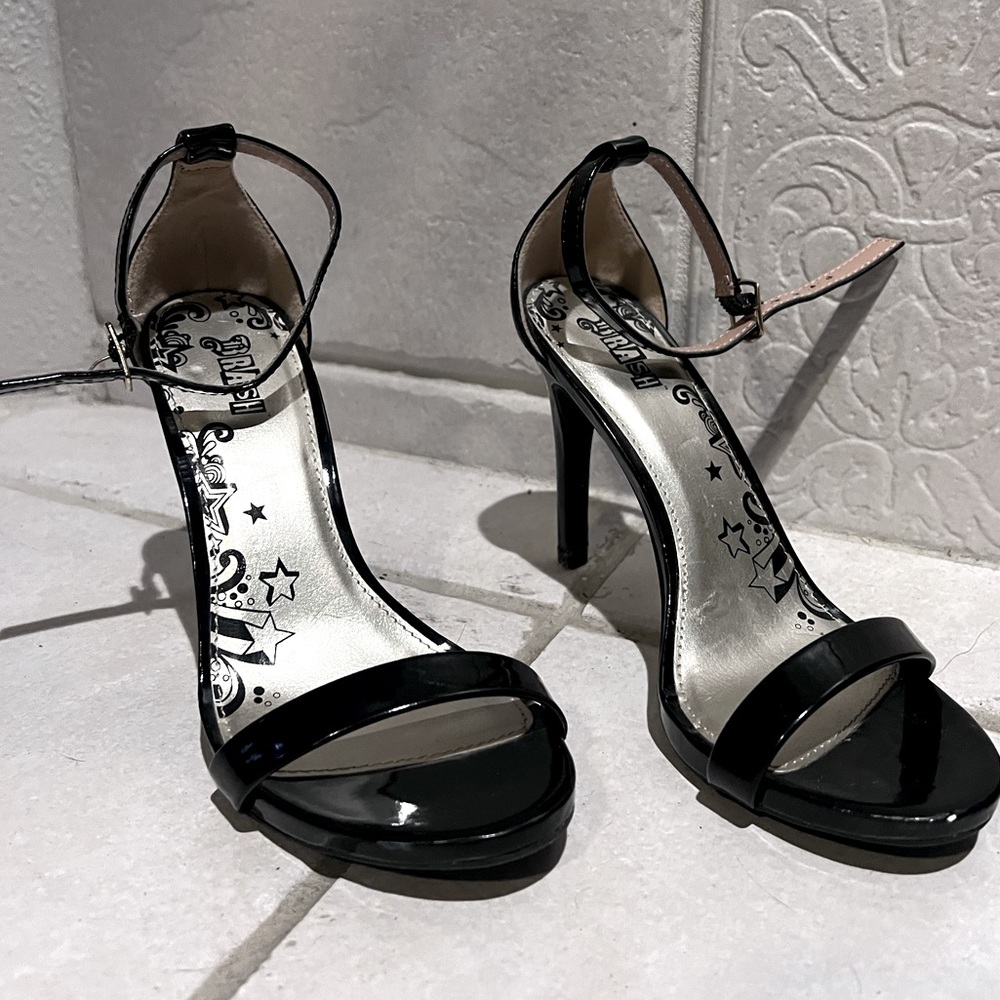 New black patent leather strappy heels sandals